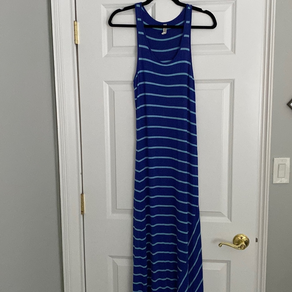 Pieces by Kensie lightweight stripped maxi dress